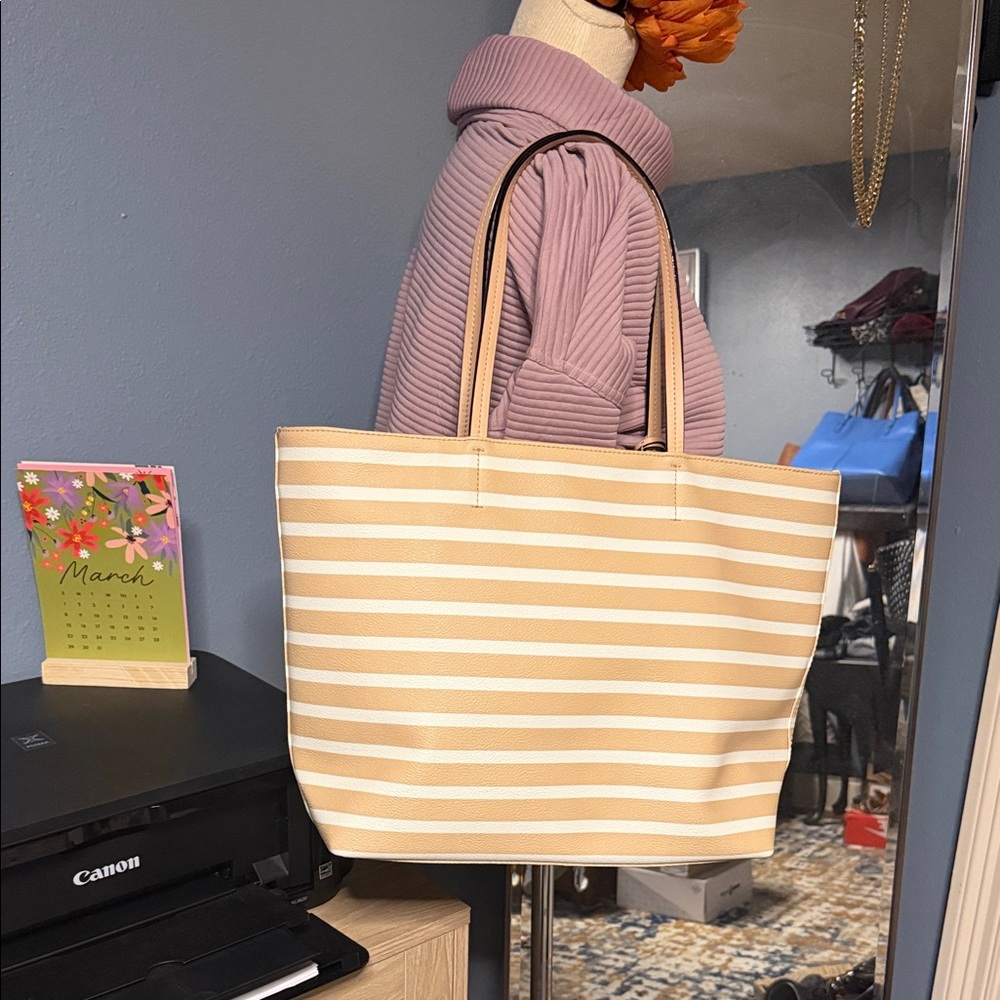 kate spade Beige and White Striped Tote Bag - Picture 3 of 6